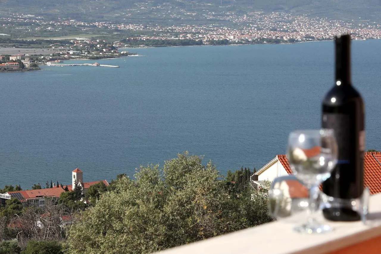 Bridgeview Apartment Trogir 0*,